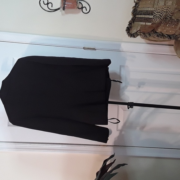 Suit - Picture 2 of 3